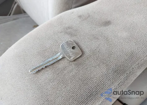 2002 Toyota Tacoma из США, поврежденный, VIN 5TEVL52N82Z079701